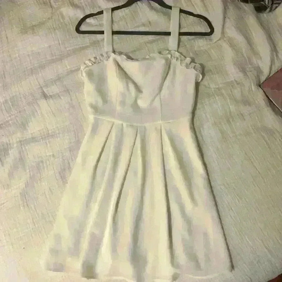 Delicate White Dress - Picture 2 of 5